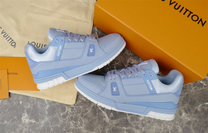 LV SNEAKER LV-000181