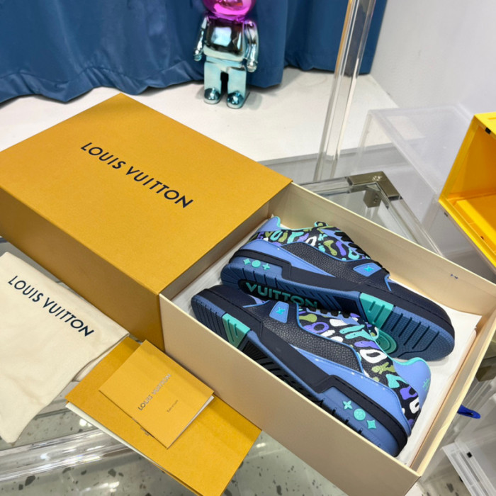 LV SNEAKER LV-000400