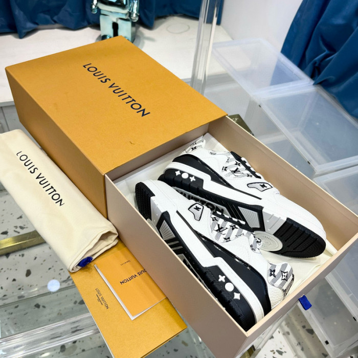 LV SNEAKER LV-000438