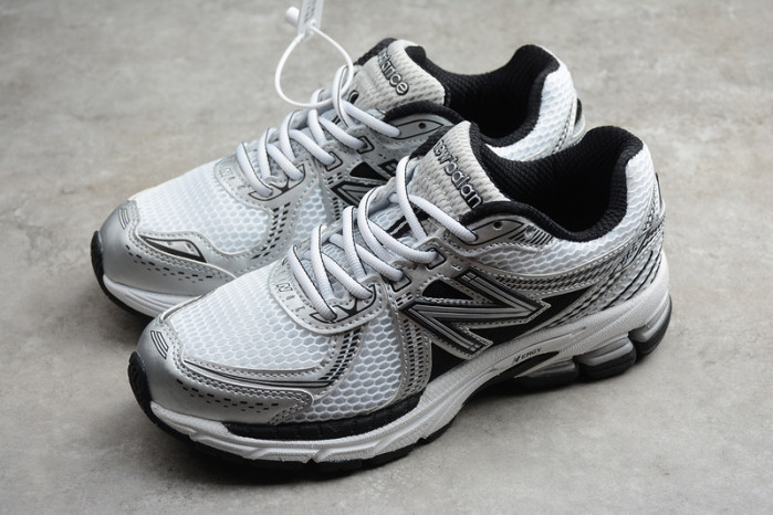 NEW BALANCE SNEAKER 001