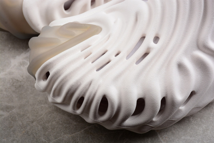 Cr*0*s x salehe bembury c00005