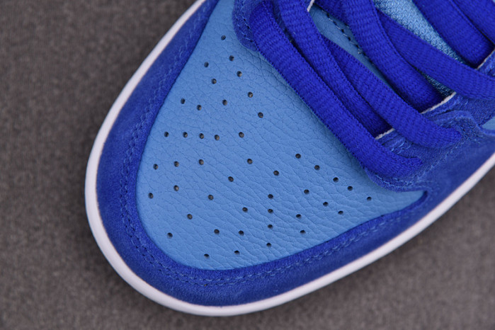 Nike SB Dunk Low “Blue Raspberry” DM0807-400