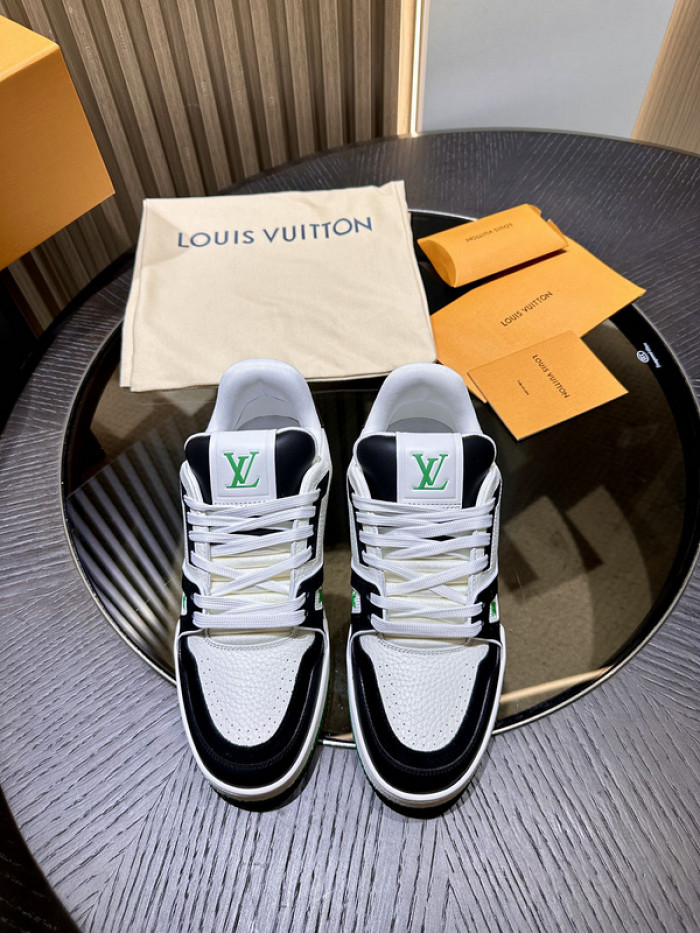 LV TRAINER SNEAKER LV-000563