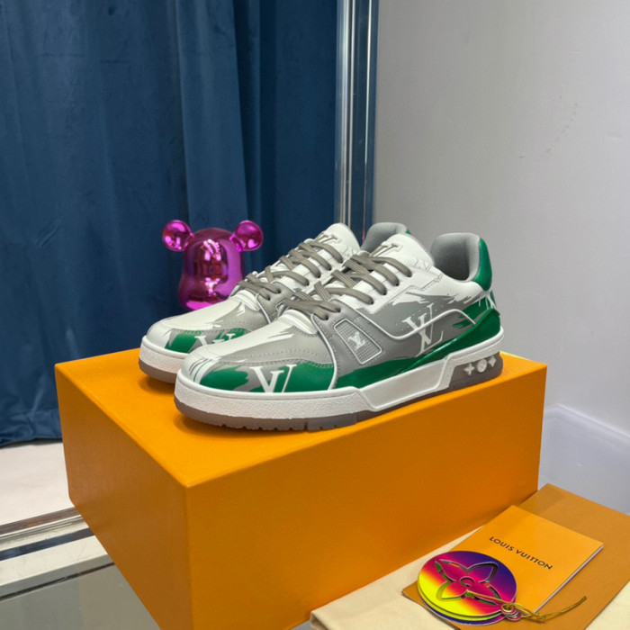 LV SNEAKER LV-000339