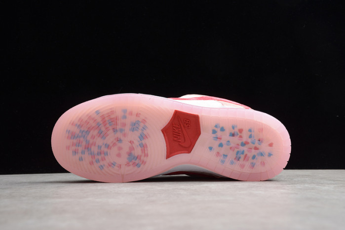 Nike Dunk SB Low strangelove skateboards CT2552-800