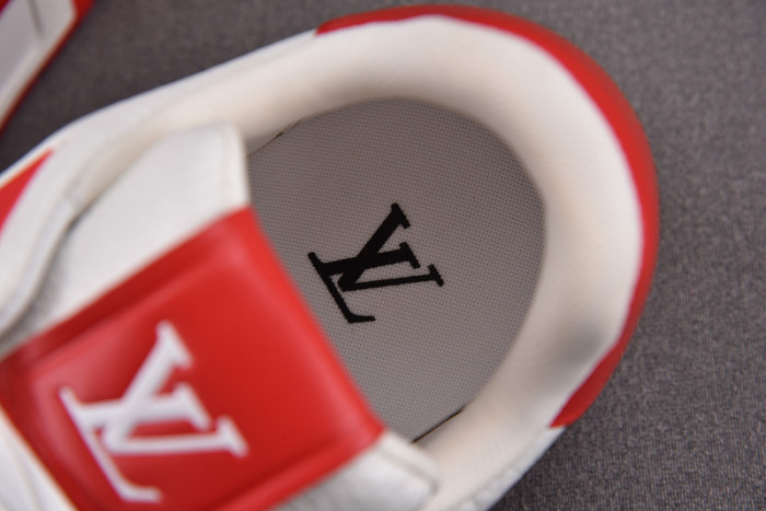 LV SNEAKER LV-000139