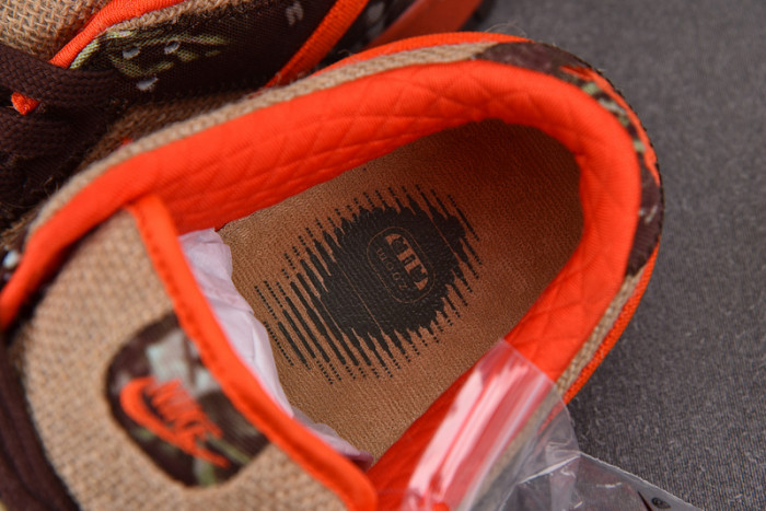 Nike SB Dunk Low Reese Forbes Hunter 304292-281