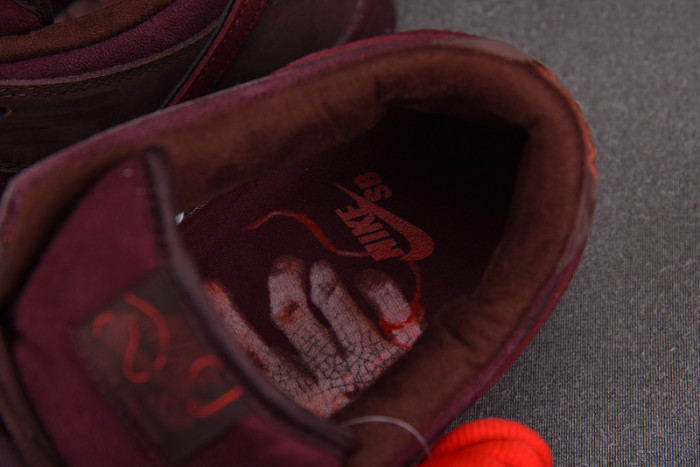 Nike SB Dunk Low City of Love Burgundy Crush FN0619-600