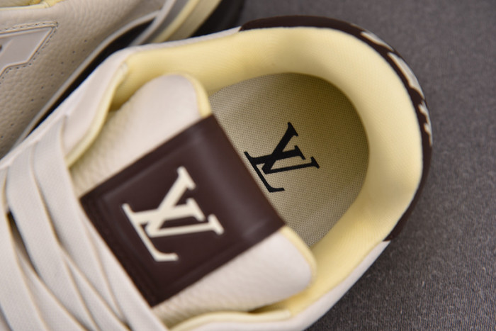 LV TRAINER SNEAKER LV-000588