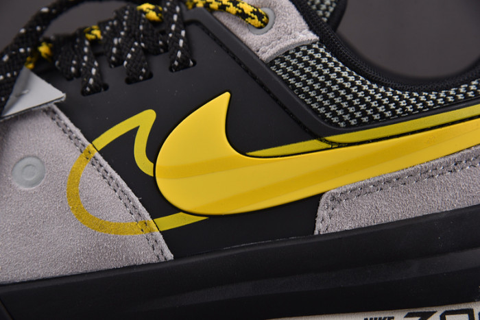 sacai x NIKE Zegamadome 