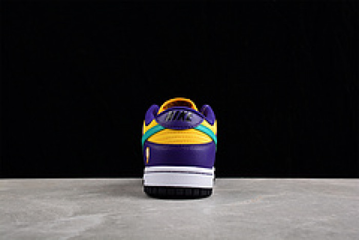 Nike Dunk Low LX Lisa Leslie (W) DO9581-500