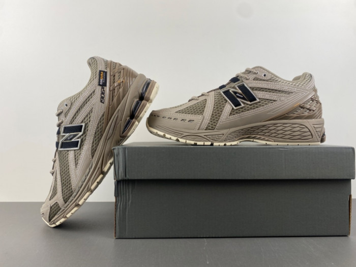New Balance 1906R Cordura 